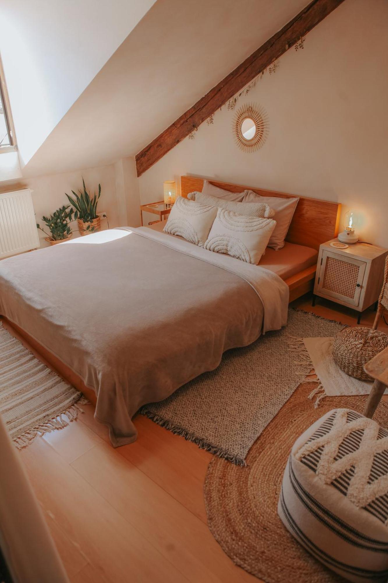 Cozy Apartment In The Heart Of The Historic City Bratislava Exterior foto